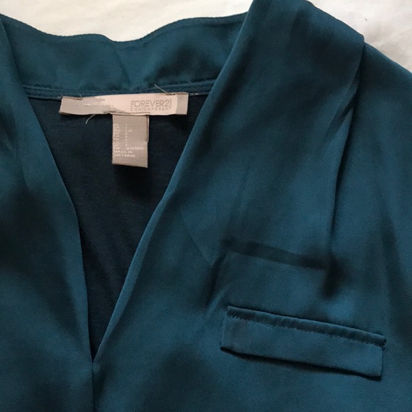 Aqua color sleeveless top - Picture 3 of 3